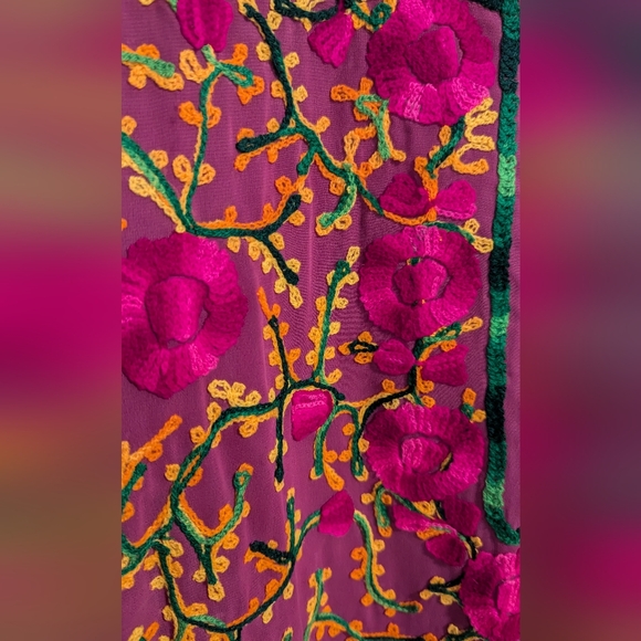 Beautiful Vintage South Asian Hand Embroidered Floral Tunic and Scarf - Picture 2 of 10